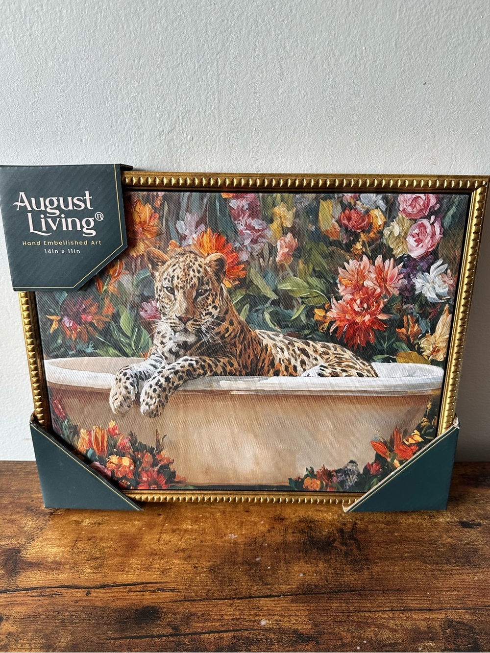 Leopard in Bathtub with Floral Background Wall Art Decor Gold Studded Frame NWT - Picture 4 of 4